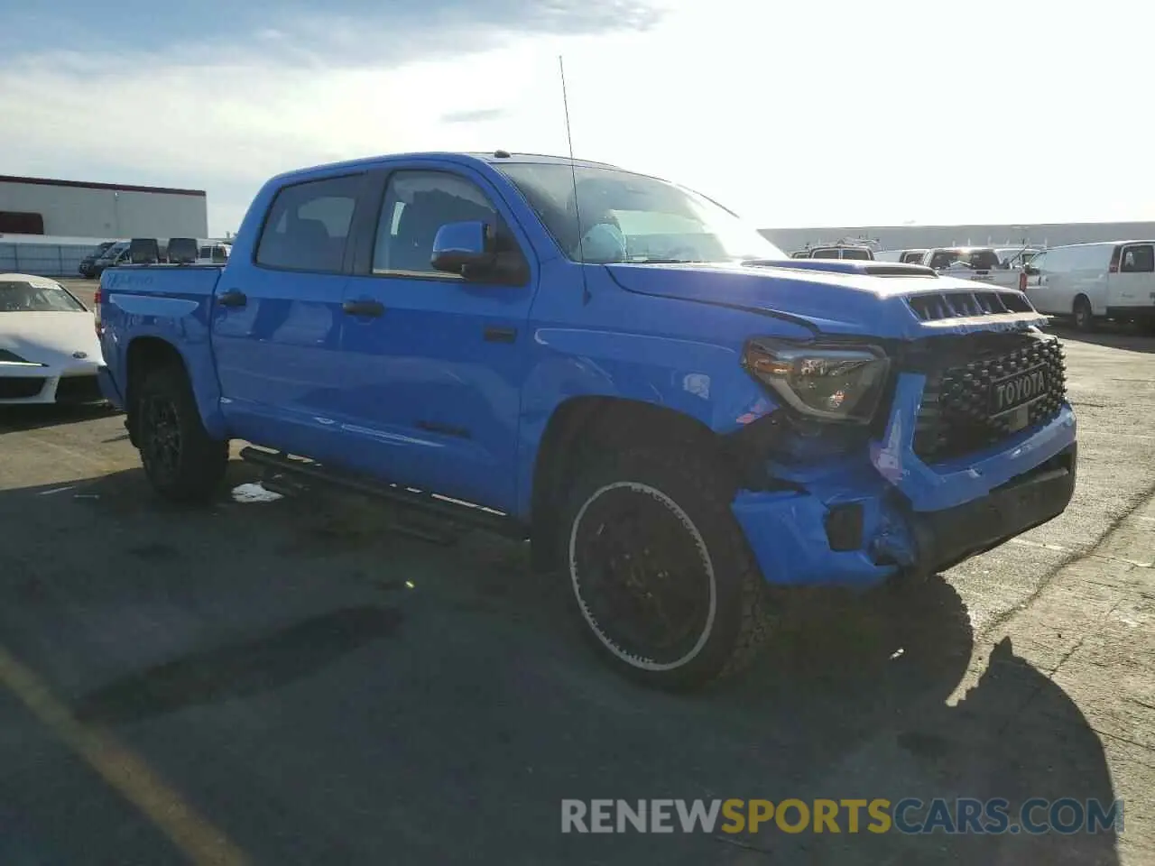 4 fotografías del automóvil dañado 5TFDY5F10KX854648 TOYOTA TUNDRA 2019