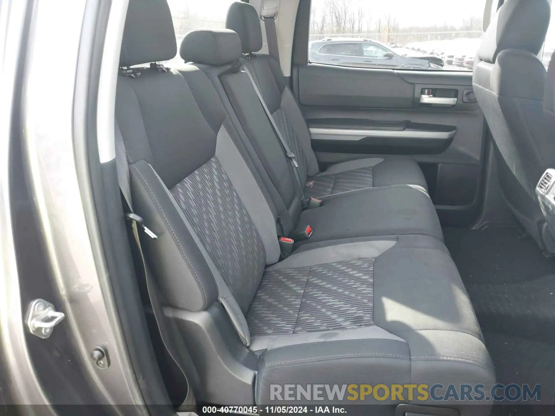 8 fotografías del automóvil dañado 5TFDY5F10KX854732 TOYOTA TUNDRA 2019