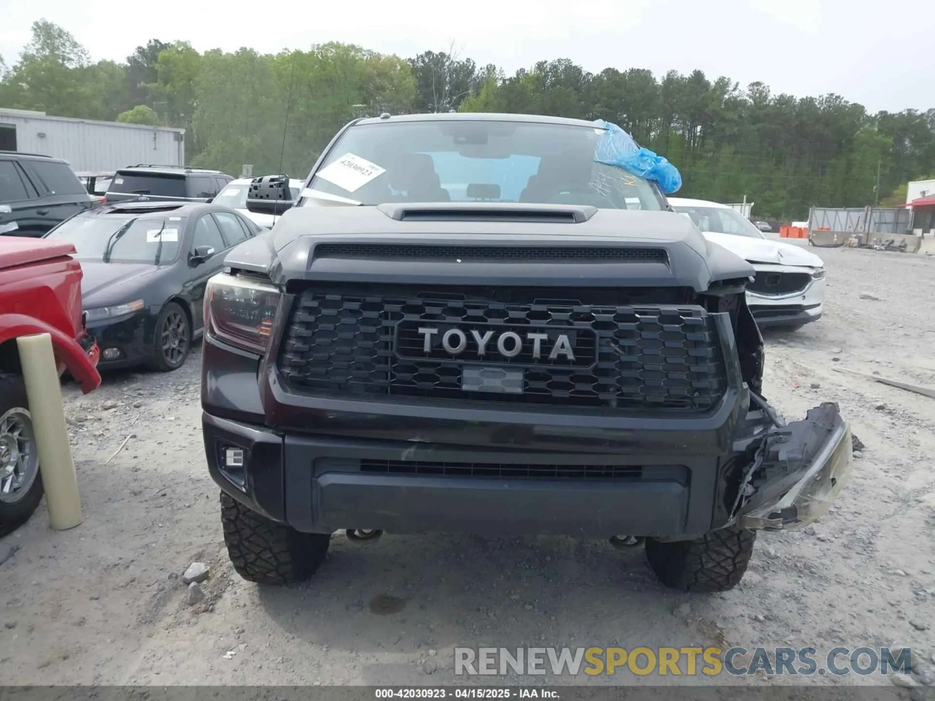 12 fotografías del automóvil dañado 5TFDY5F11KX834070 TOYOTA TUNDRA 2019