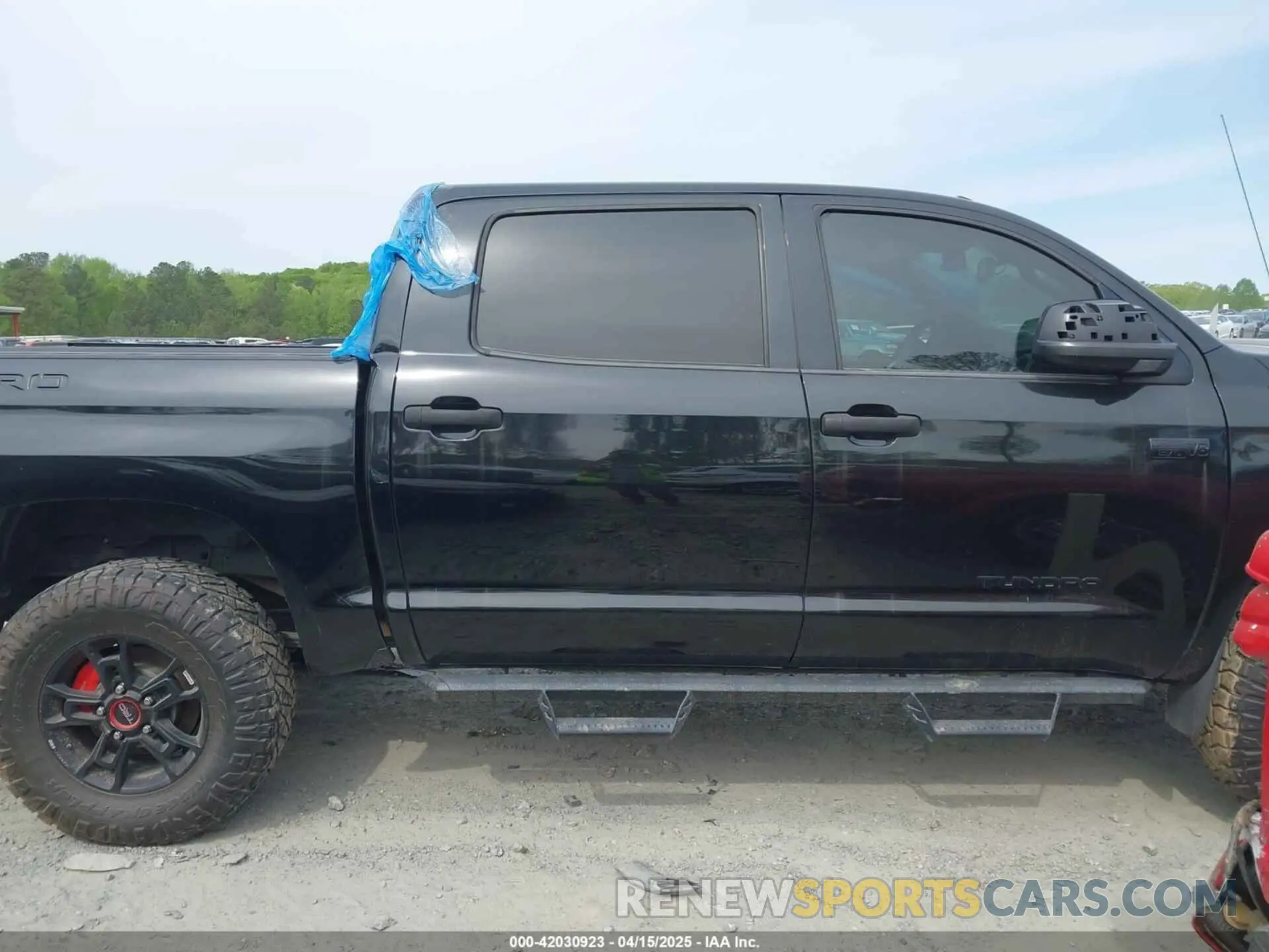 13 fotografías del automóvil dañado 5TFDY5F11KX834070 TOYOTA TUNDRA 2019