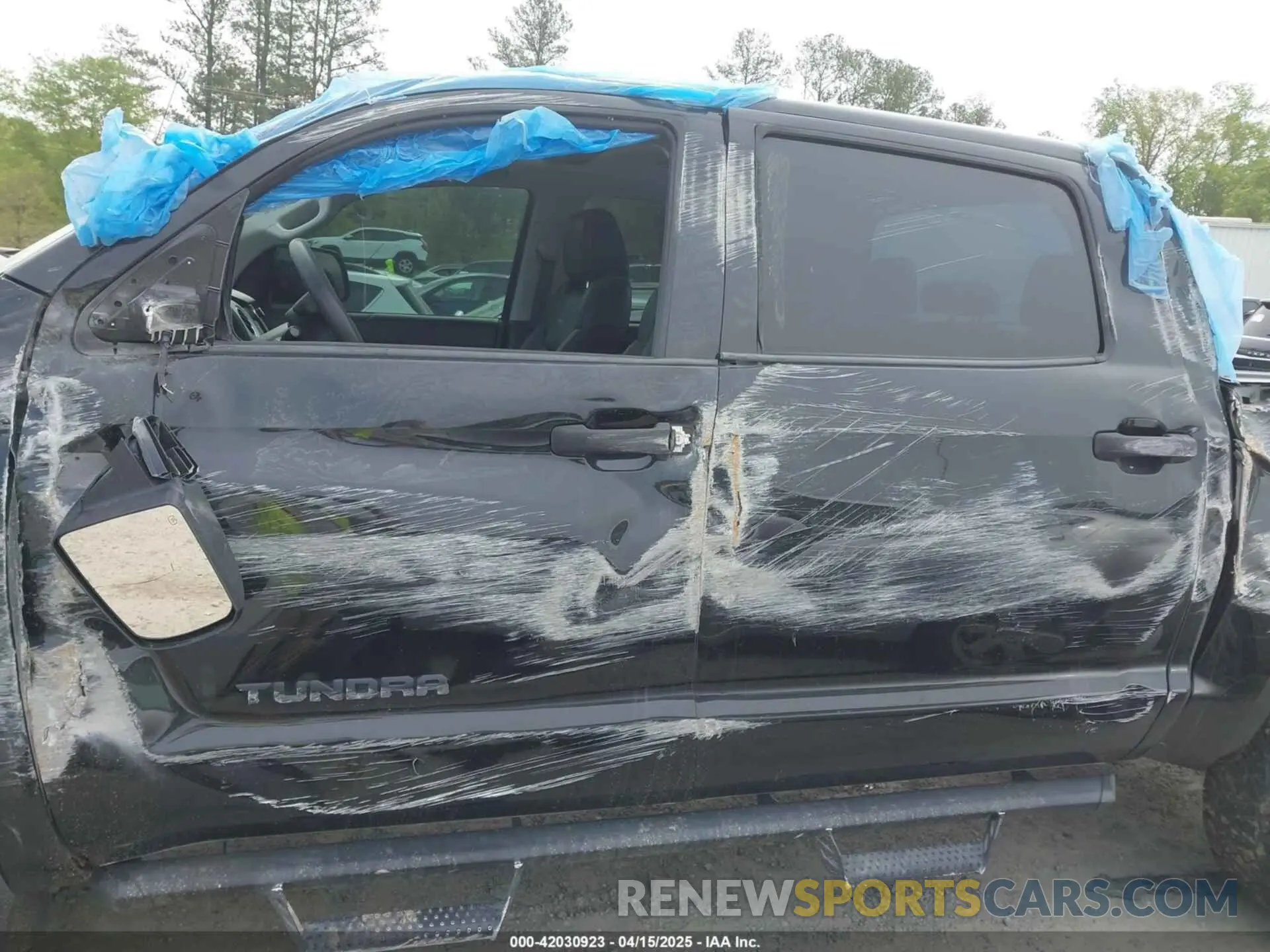 14 fotografías del automóvil dañado 5TFDY5F11KX834070 TOYOTA TUNDRA 2019