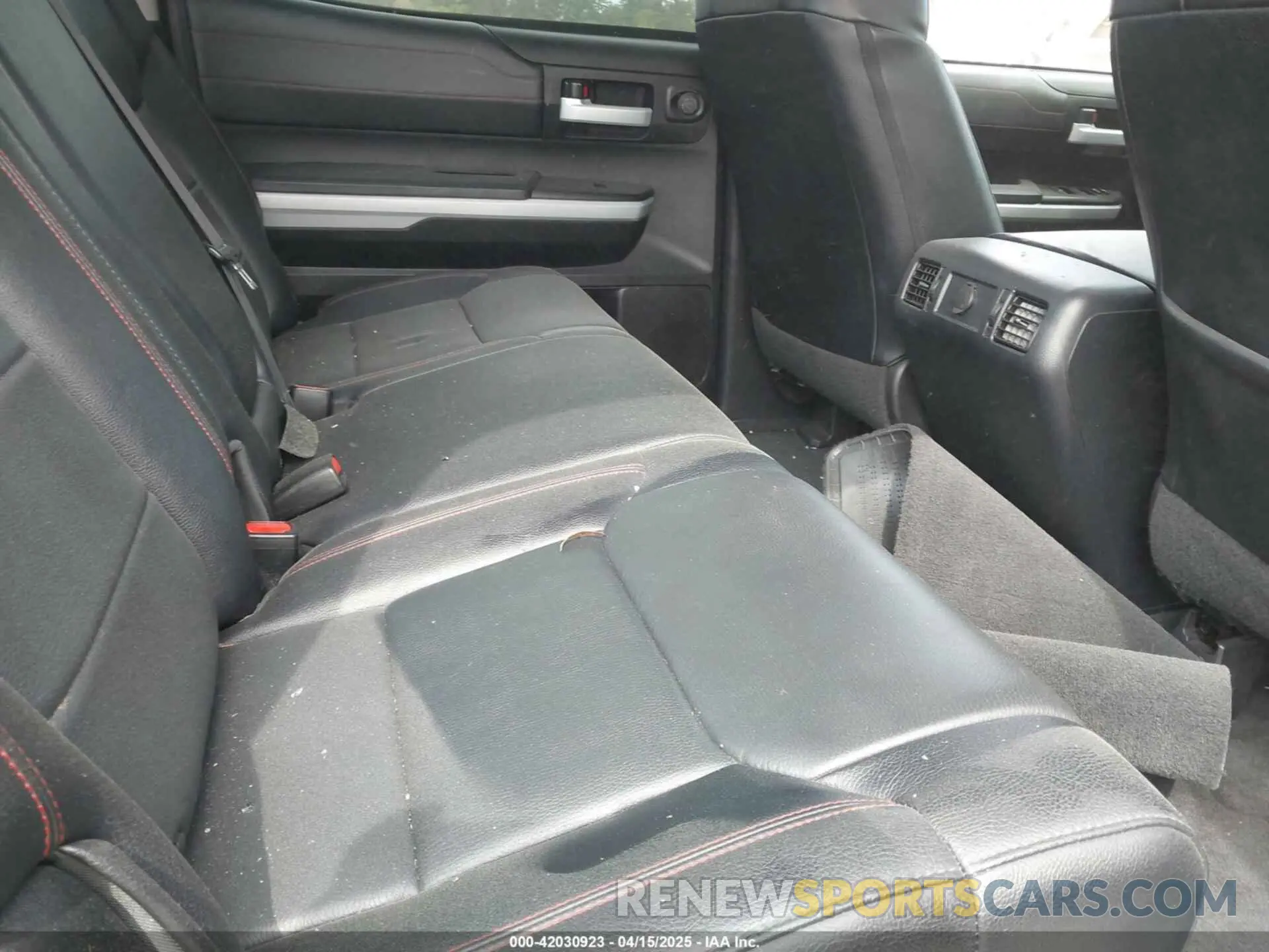 8 fotografías del automóvil dañado 5TFDY5F11KX834070 TOYOTA TUNDRA 2019