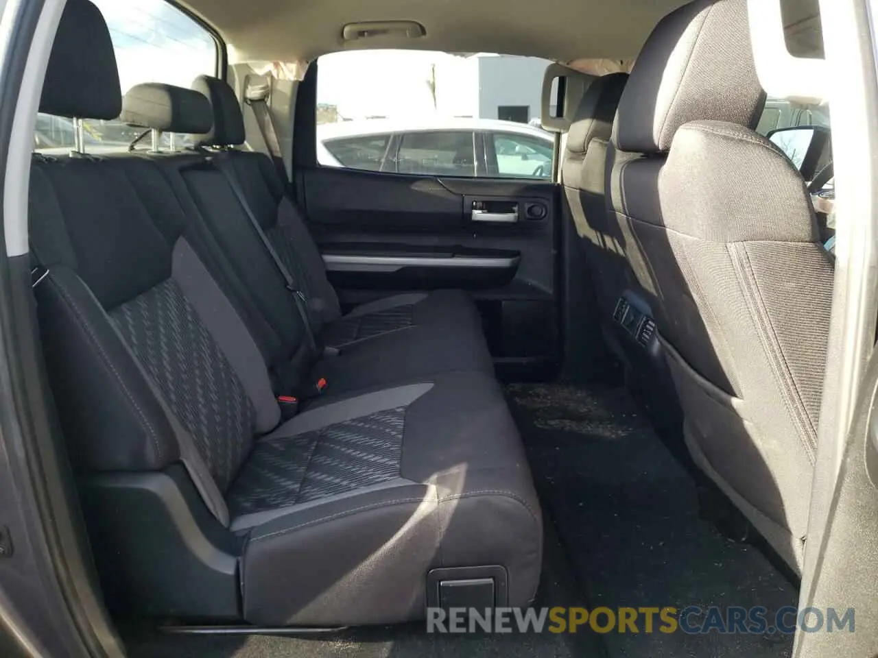6 fotografías del automóvil dañado 5TFDY5F12KX781864 TOYOTA TUNDRA 2019
