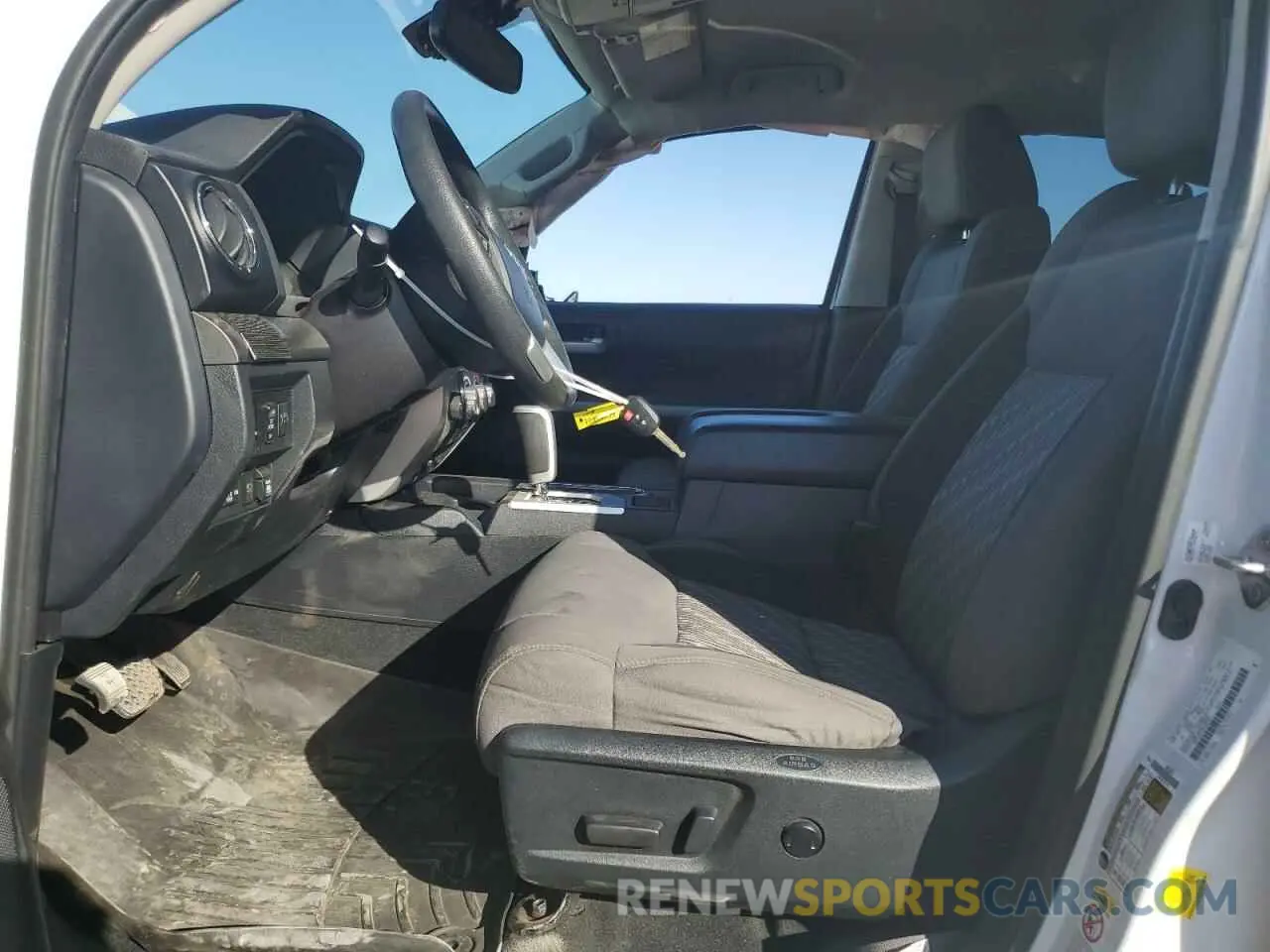 7 fotografías del automóvil dañado 5TFDY5F13KX827914 TOYOTA TUNDRA 2019