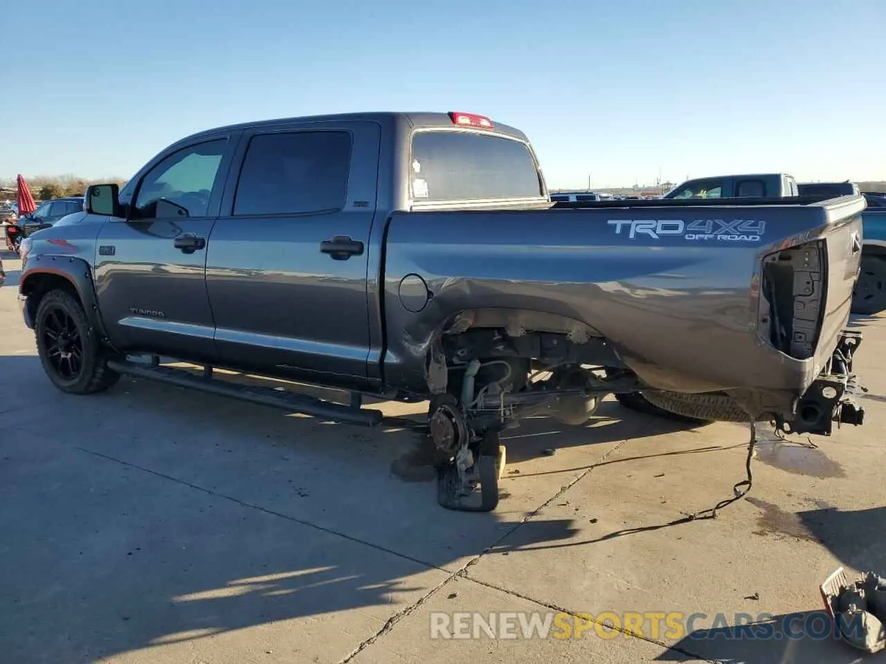 2 fotografías del automóvil dañado 5TFDY5F13KX834247 TOYOTA TUNDRA 2019