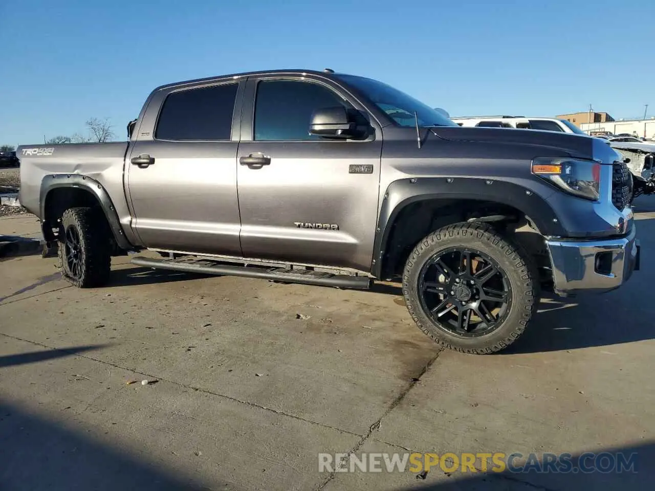 4 fotografías del automóvil dañado 5TFDY5F13KX834247 TOYOTA TUNDRA 2019