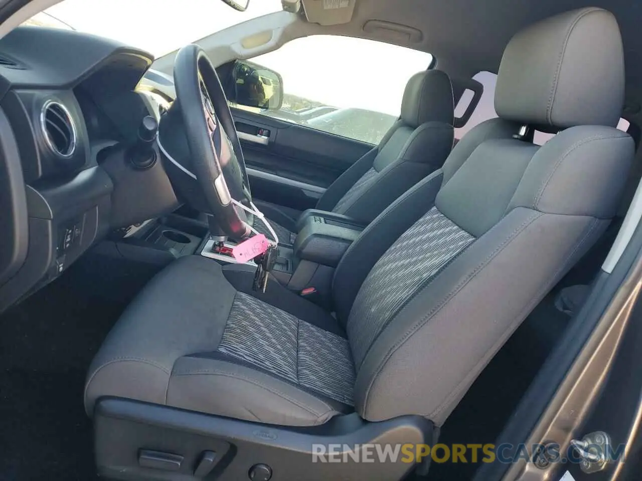 7 fotografías del automóvil dañado 5TFDY5F13KX834247 TOYOTA TUNDRA 2019