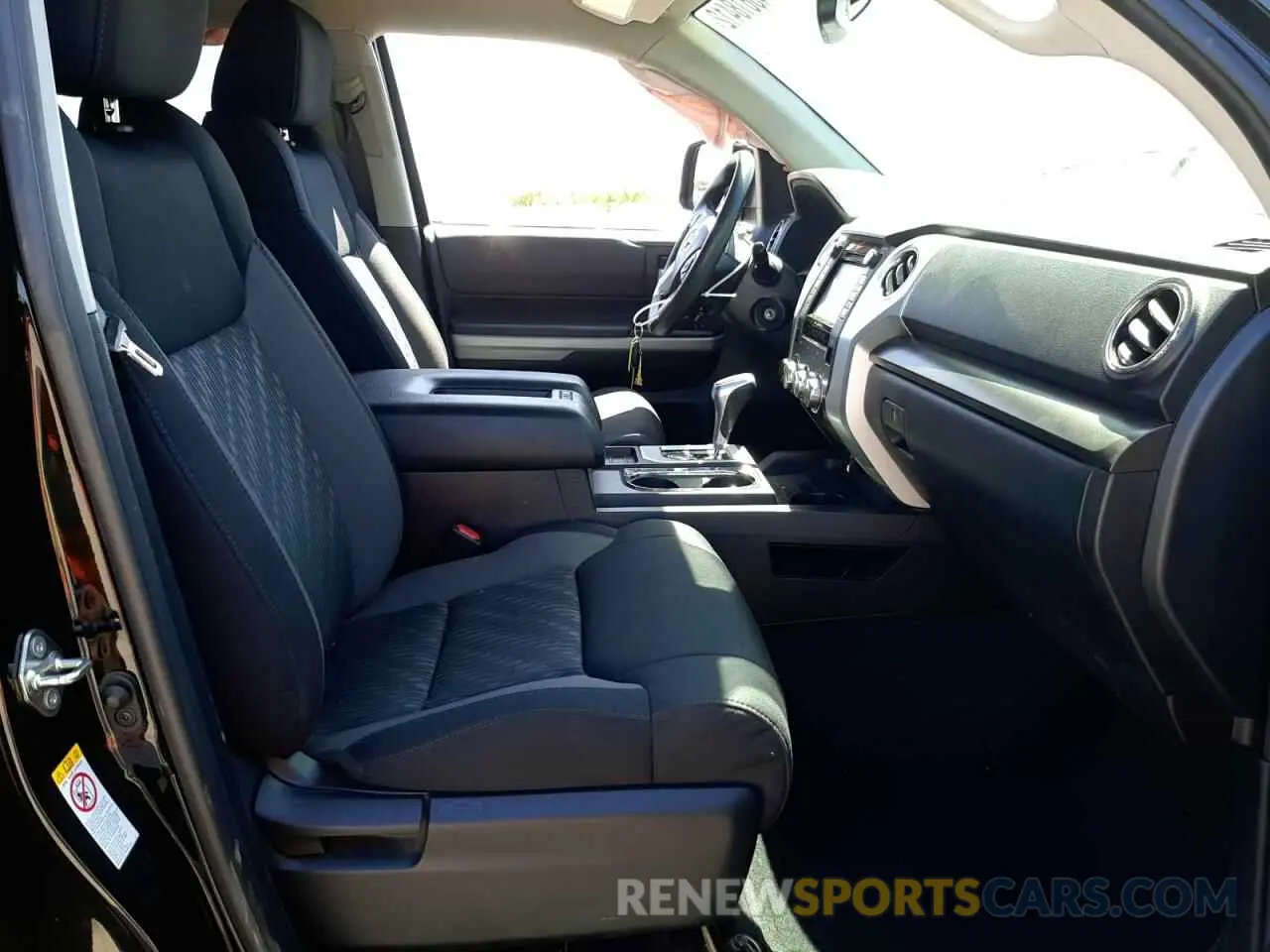 5 fotografías del automóvil dañado 5TFDY5F14KX827193 TOYOTA TUNDRA 2019