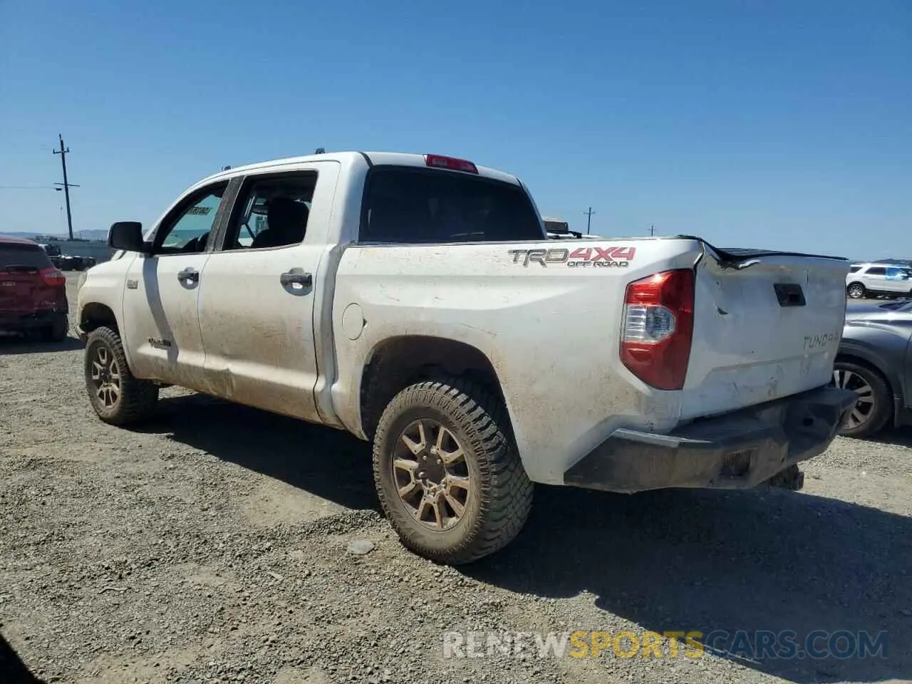 2 fotografías del automóvil dañado 5TFDY5F15KX816946 TOYOTA TUNDRA 2019