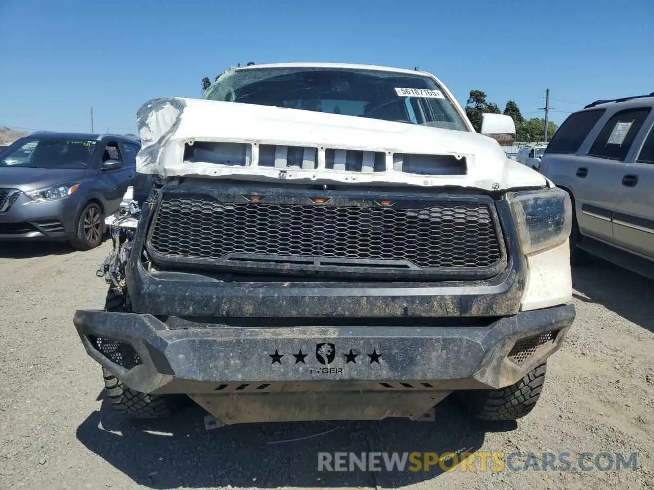 5 fotografías del automóvil dañado 5TFDY5F15KX816946 TOYOTA TUNDRA 2019