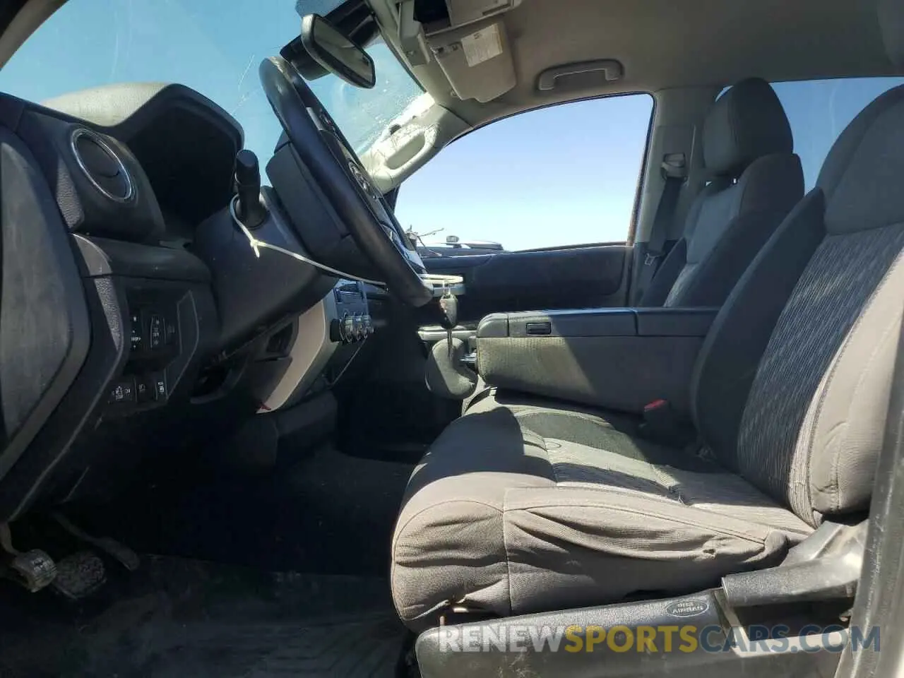 7 fotografías del automóvil dañado 5TFDY5F15KX816946 TOYOTA TUNDRA 2019