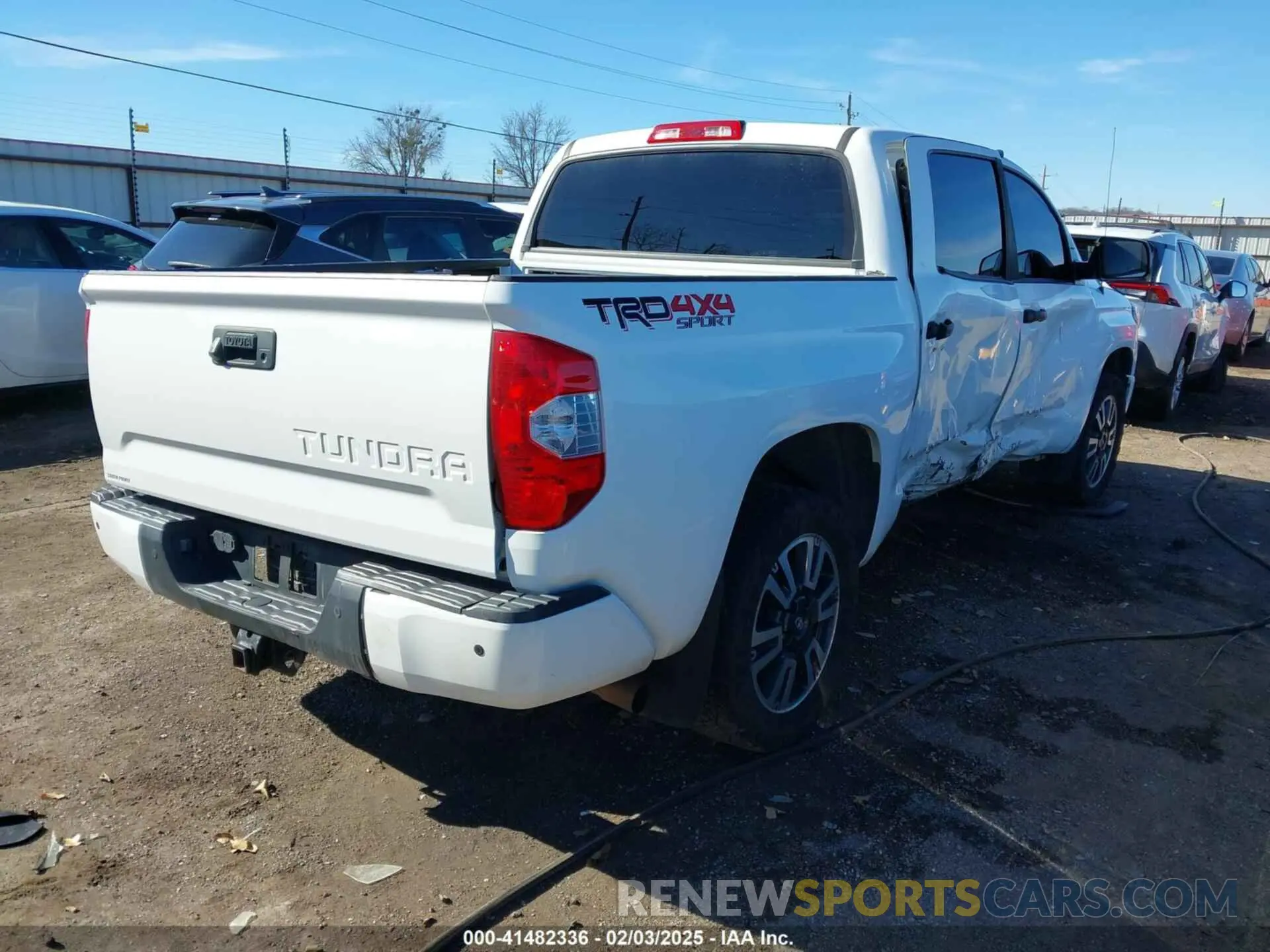 4 fotografías del automóvil dañado 5TFDY5F15KX847131 TOYOTA TUNDRA 2019