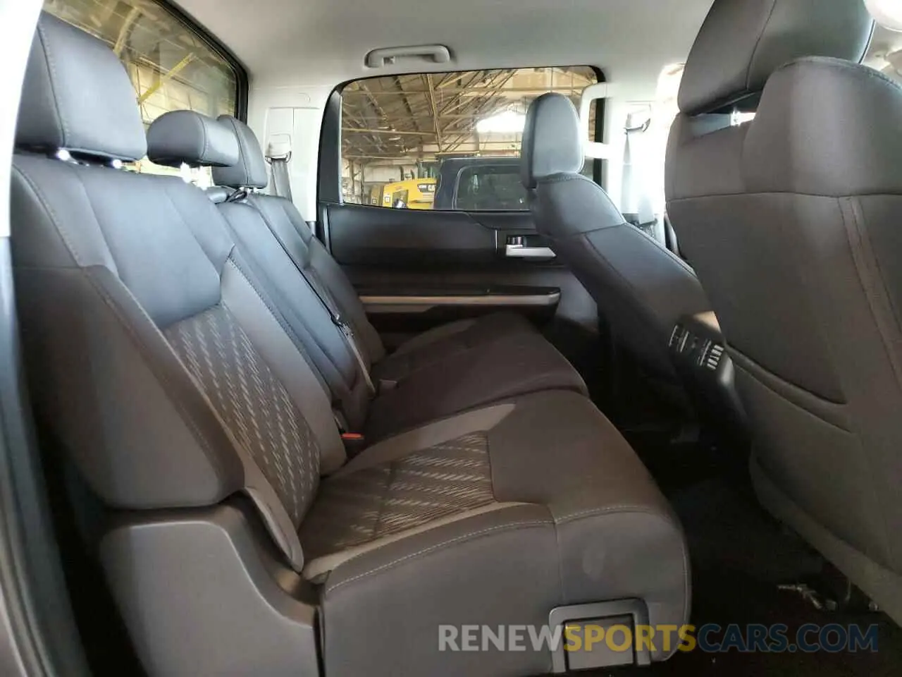 10 fotografías del automóvil dañado 5TFDY5F16KX829396 TOYOTA TUNDRA 2019