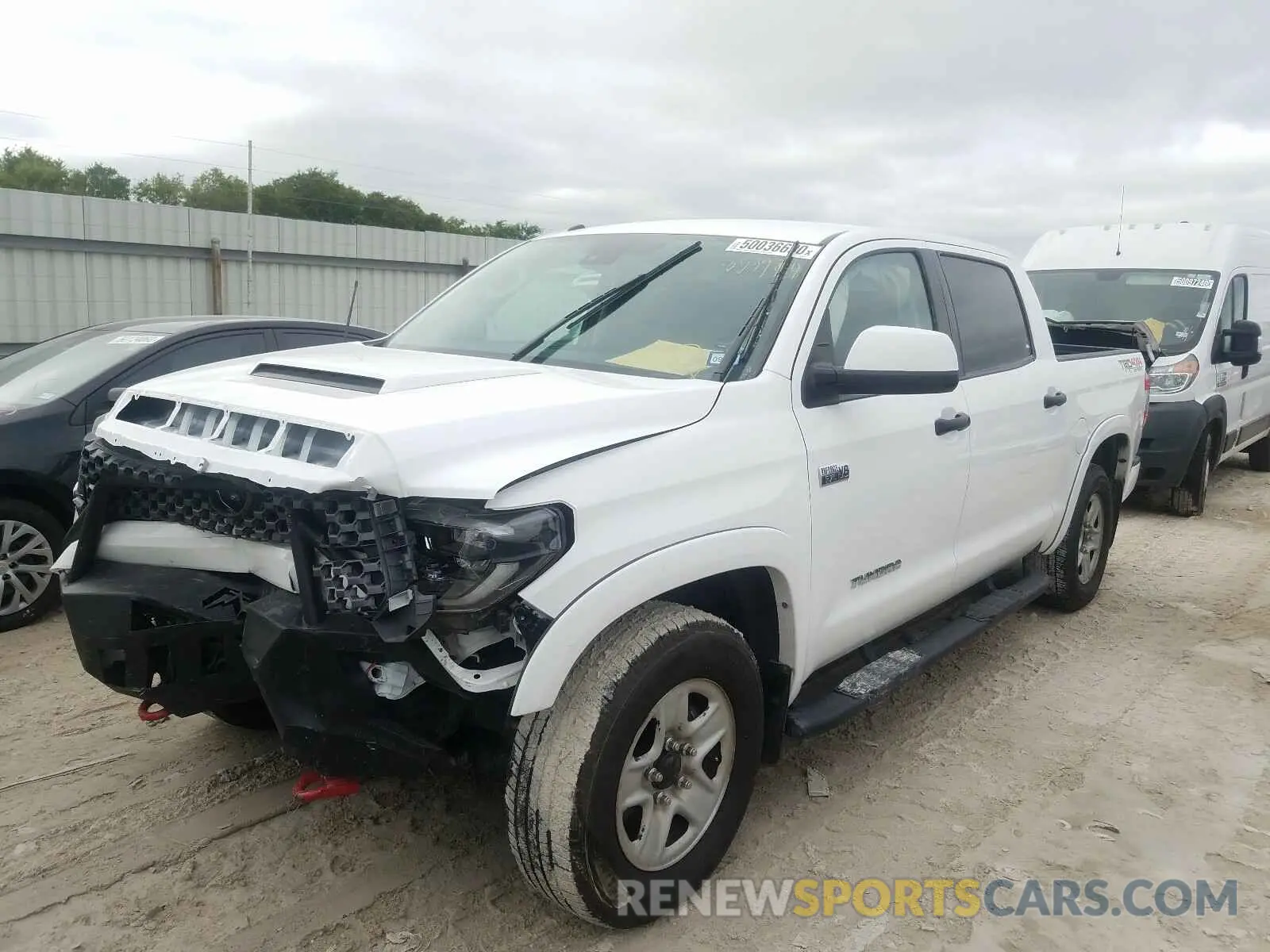 2 fotografías del automóvil dañado 5TFDY5F18KX853974 TOYOTA TUNDRA 2019