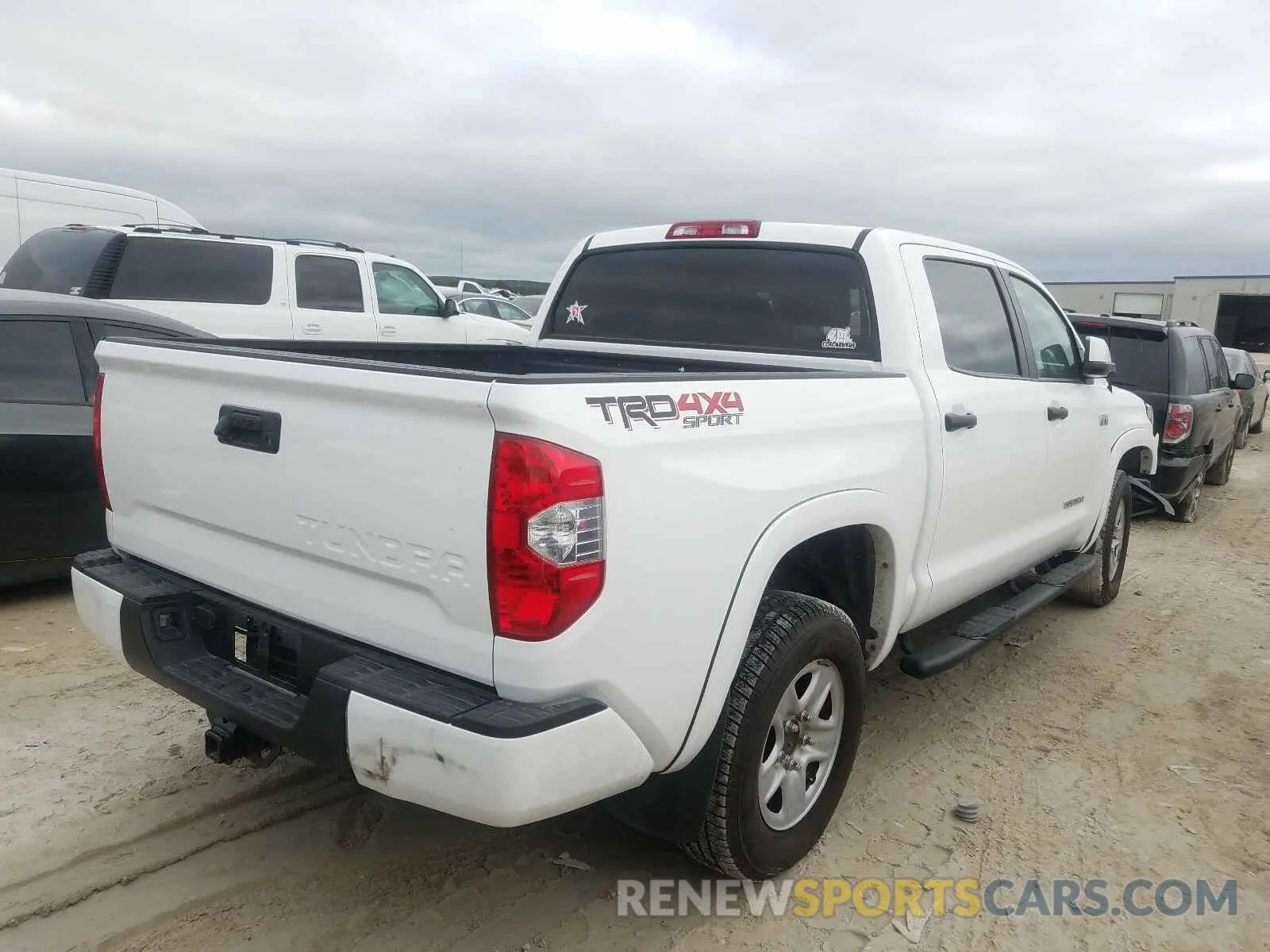 4 fotografías del automóvil dañado 5TFDY5F18KX853974 TOYOTA TUNDRA 2019