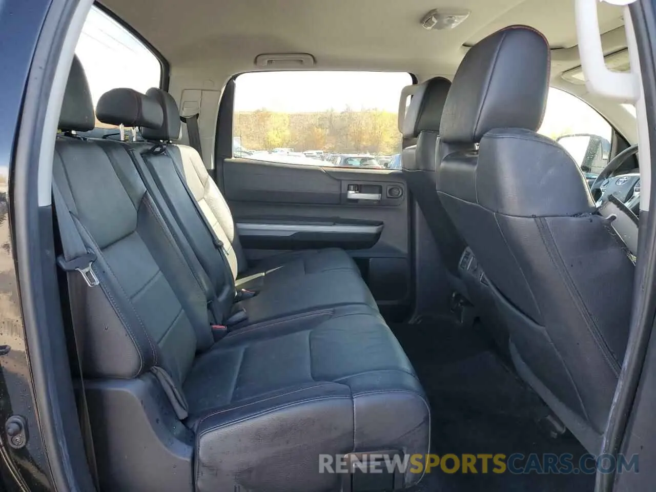 10 fotografías del automóvil dañado 5TFDY5F18KX857457 TOYOTA TUNDRA 2019