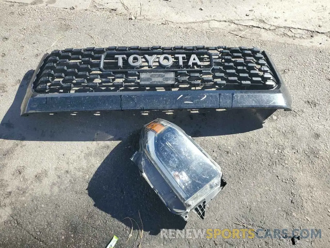 12 fotografías del automóvil dañado 5TFDY5F18KX857457 TOYOTA TUNDRA 2019