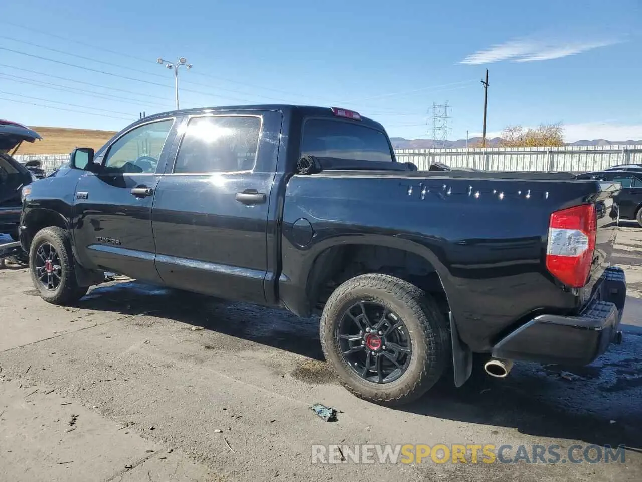 2 fotografías del automóvil dañado 5TFDY5F18KX857457 TOYOTA TUNDRA 2019