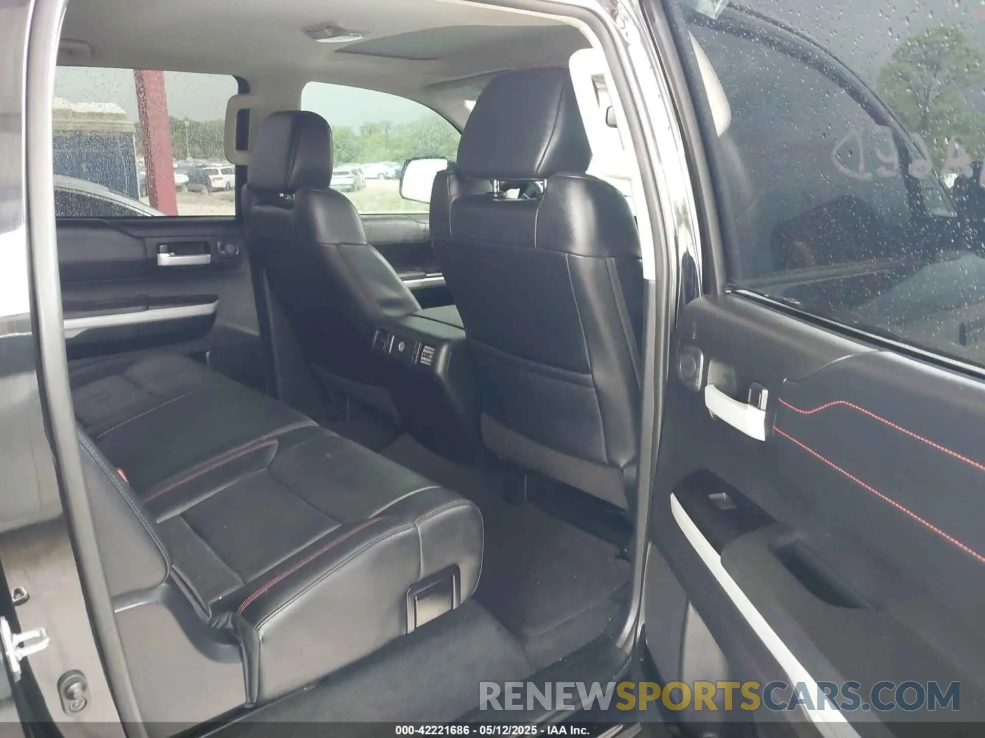 8 fotografías del automóvil dañado 5TFDY5F19KX833684 TOYOTA TUNDRA 2019