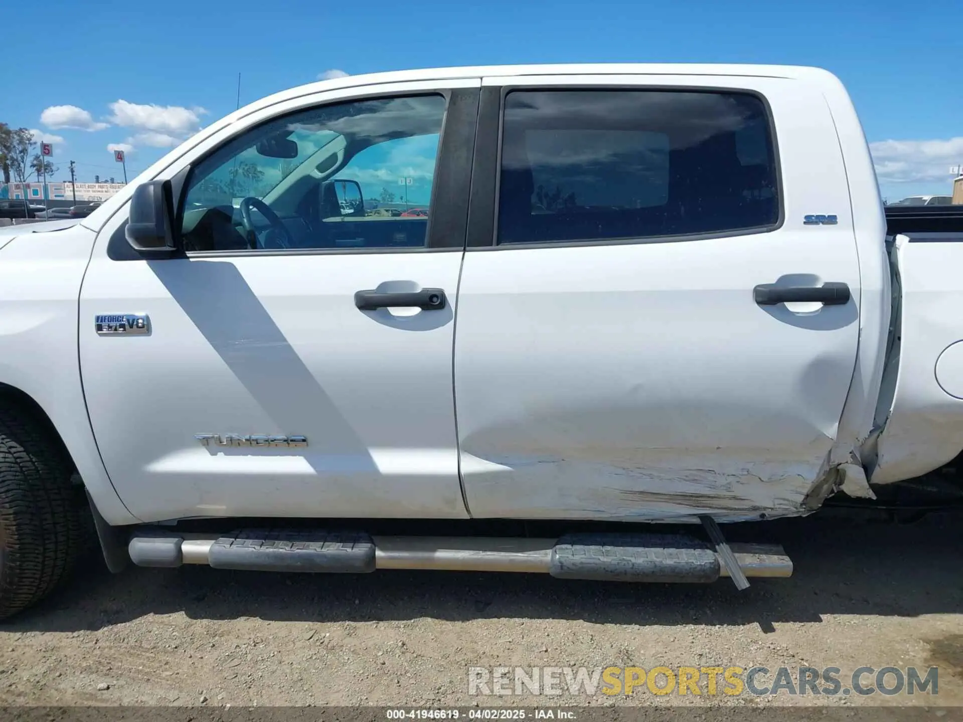 14 fotografías del automóvil dañado 5TFDY5F19KX839419 TOYOTA TUNDRA 2019