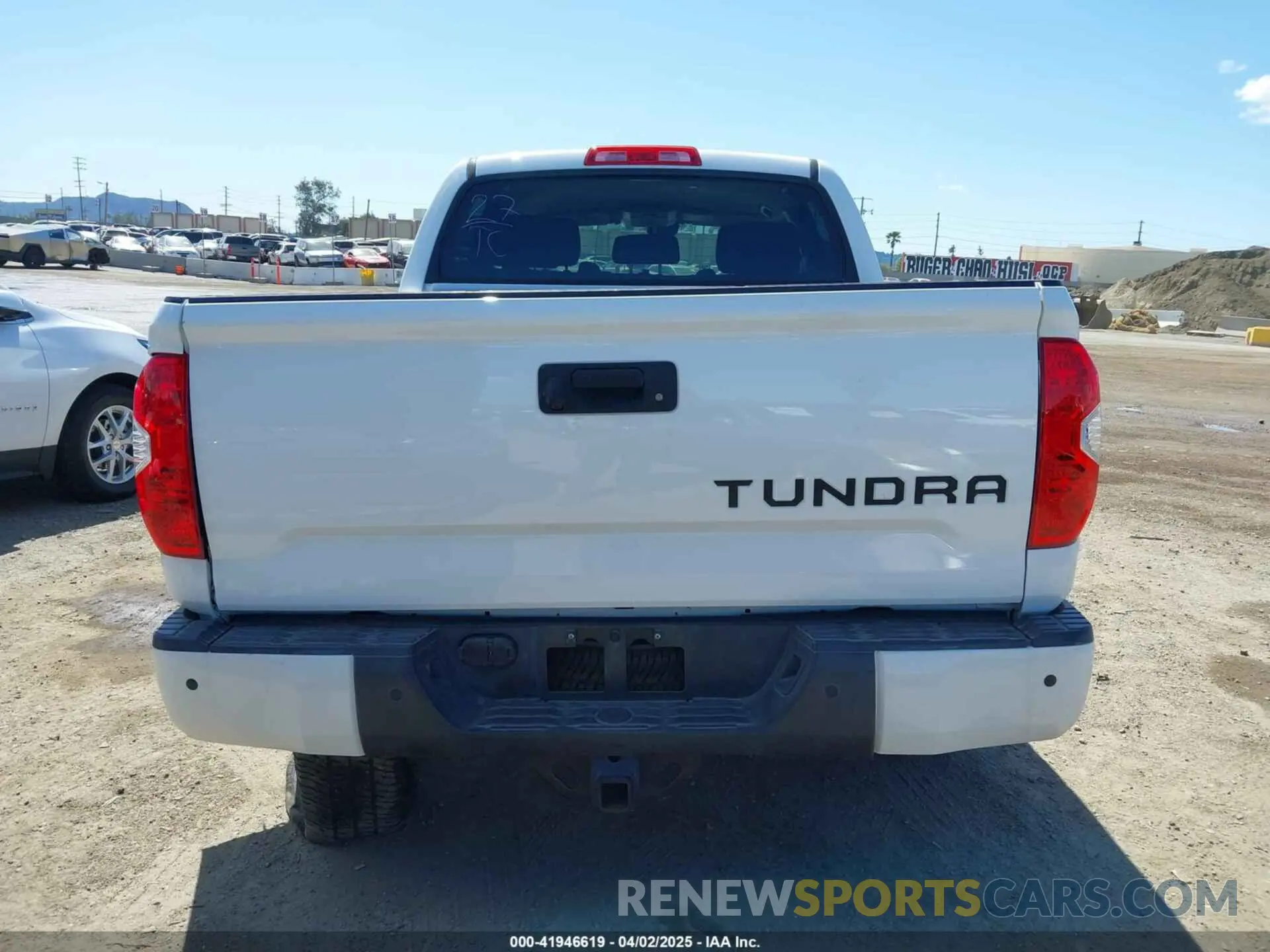 16 fotografías del automóvil dañado 5TFDY5F19KX839419 TOYOTA TUNDRA 2019