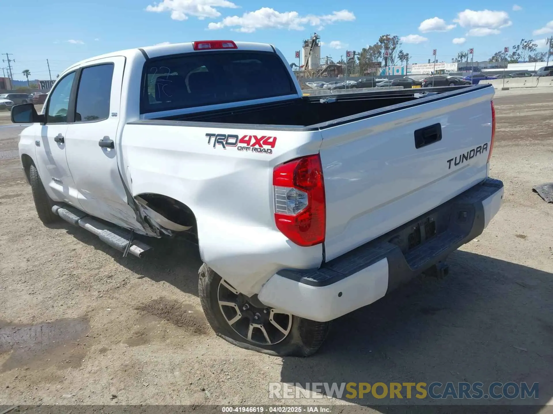 3 fotografías del automóvil dañado 5TFDY5F19KX839419 TOYOTA TUNDRA 2019