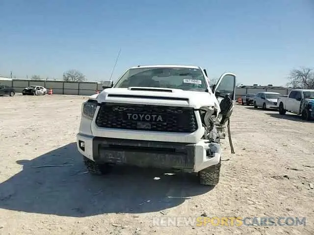 11 fotografías del automóvil dañado 5TFDY5F1XKX861476 TOYOTA TUNDRA 2019