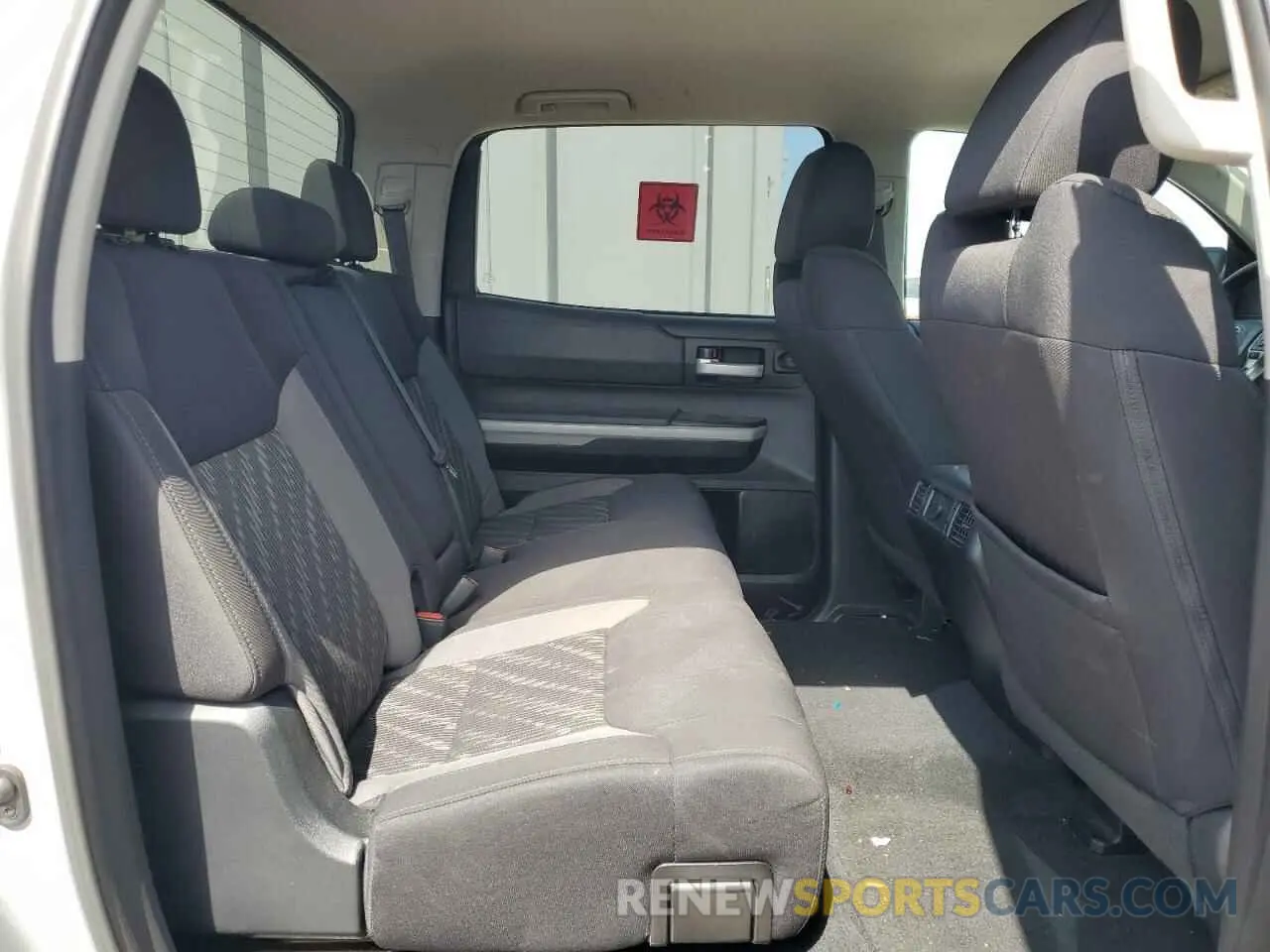 11 fotografías del automóvil dañado 5TFEM5F10KX141846 TOYOTA TUNDRA 2019