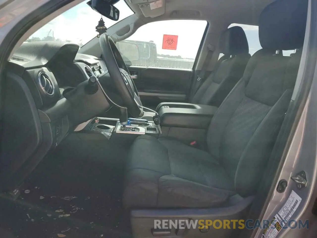 7 fotografías del automóvil dañado 5TFEM5F10KX141846 TOYOTA TUNDRA 2019