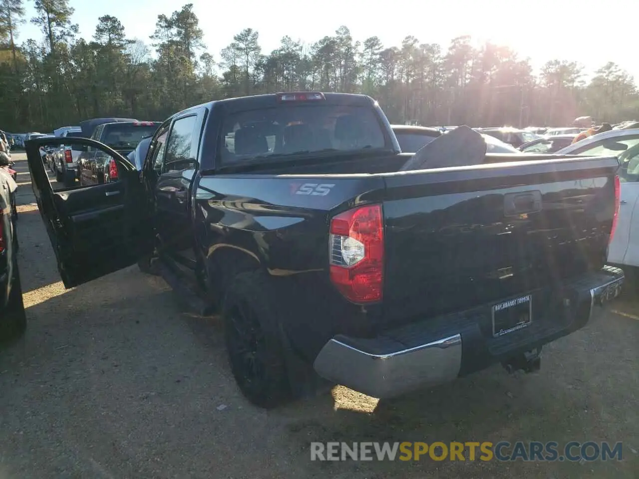 3 fotografías del automóvil dañado 5TFEM5F10KX143466 TOYOTA TUNDRA 2019
