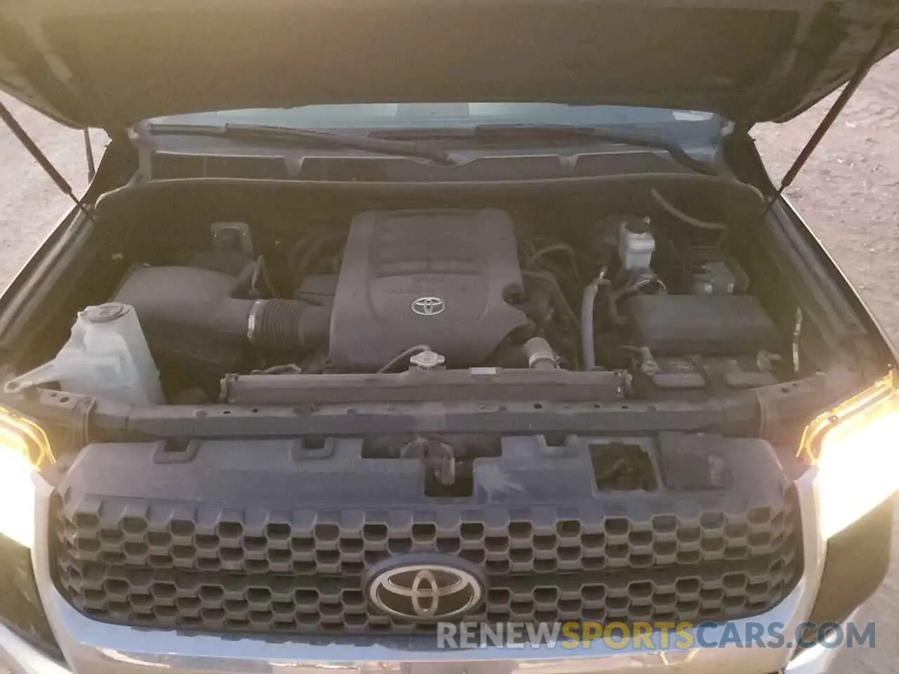 11 fotografías del automóvil dañado 5TFEM5F11KX139703 TOYOTA TUNDRA 2019