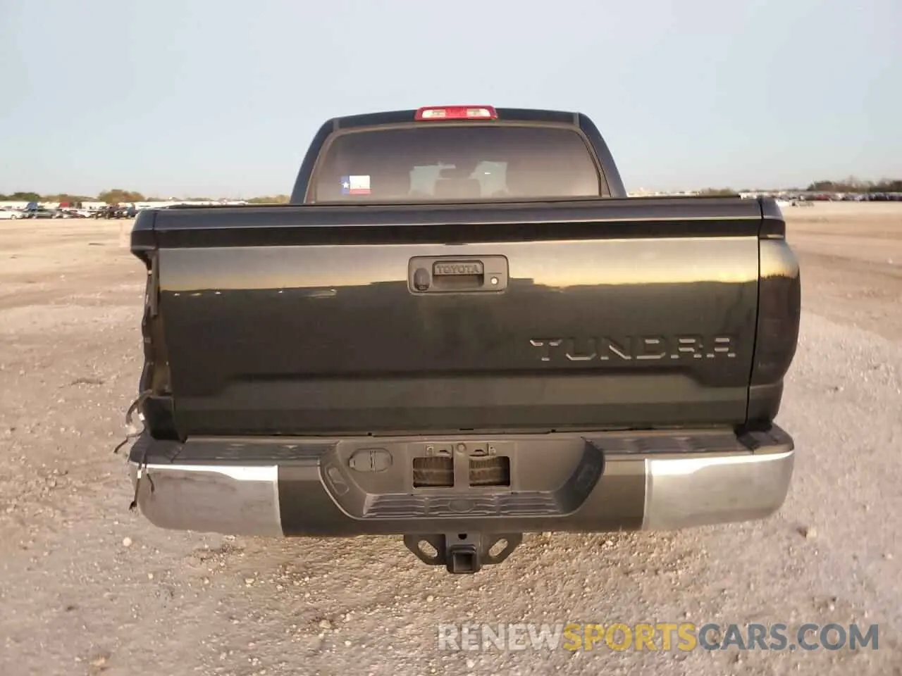 6 fotografías del automóvil dañado 5TFEM5F11KX139703 TOYOTA TUNDRA 2019