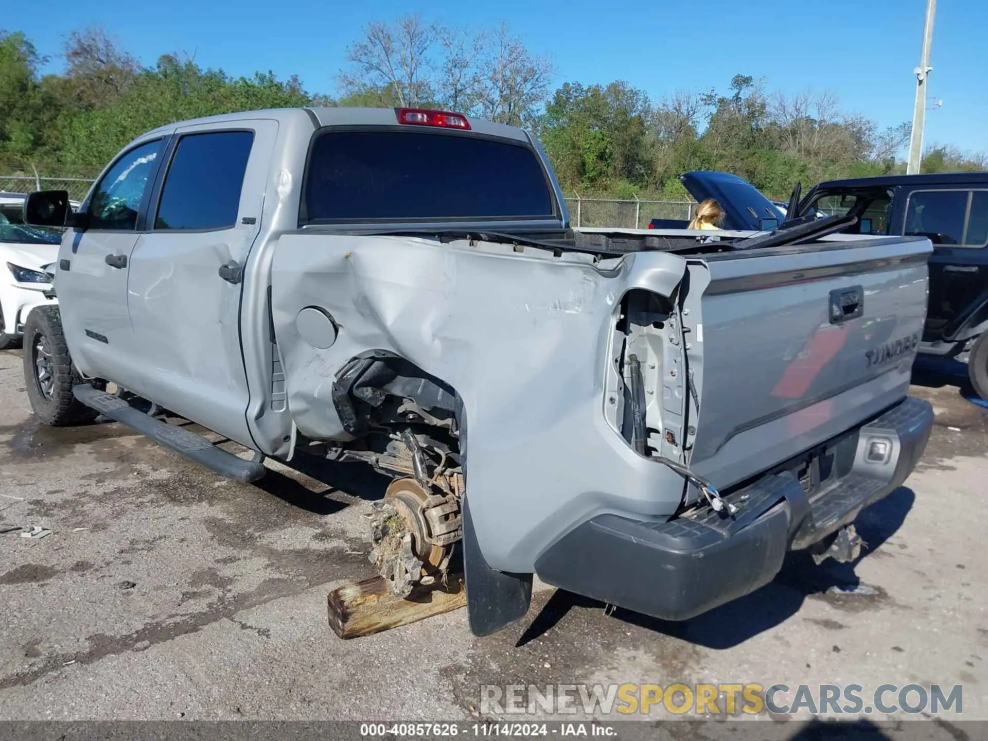 3 fotografías del automóvil dañado 5TFEY5F10KX251624 TOYOTA TUNDRA 2019