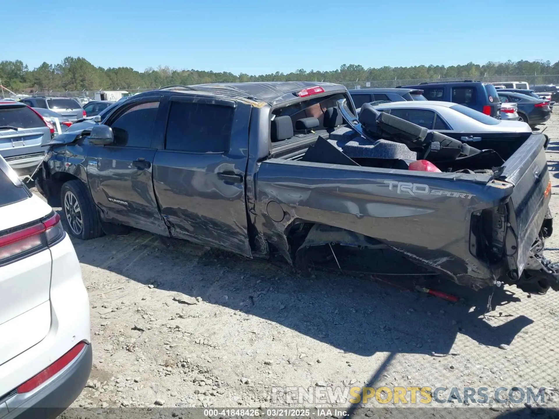 13 fotografías del automóvil dañado 5TFEY5F12KX244156 TOYOTA TUNDRA 2019