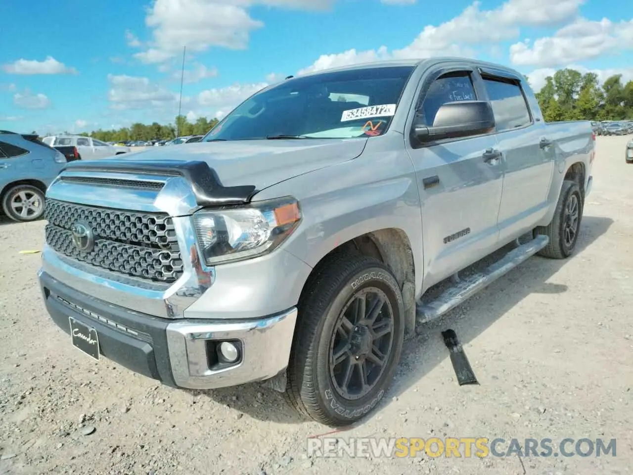 2 fotografías del automóvil dañado 5TFEY5F12KX253536 TOYOTA TUNDRA 2019