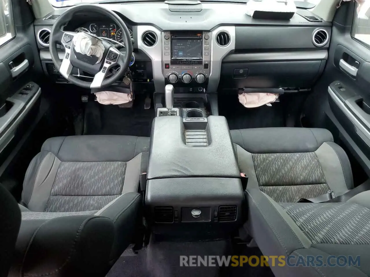 8 fotografías del automóvil dañado 5TFEY5F15KX249108 TOYOTA TUNDRA 2019