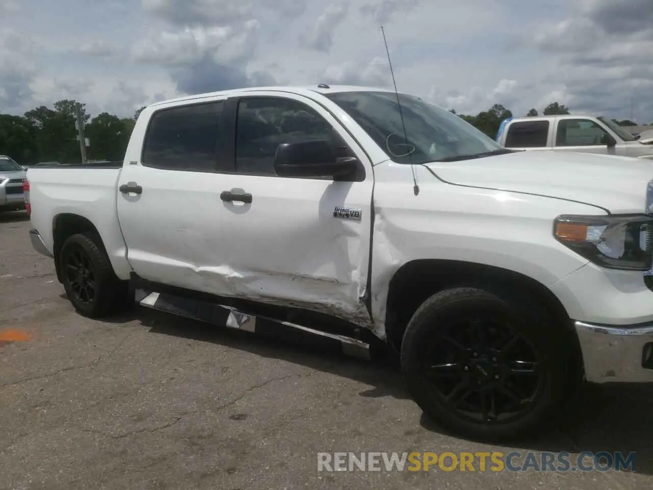 9 fotografías del automóvil dañado 5TFEY5F18KX248292 TOYOTA TUNDRA 2019