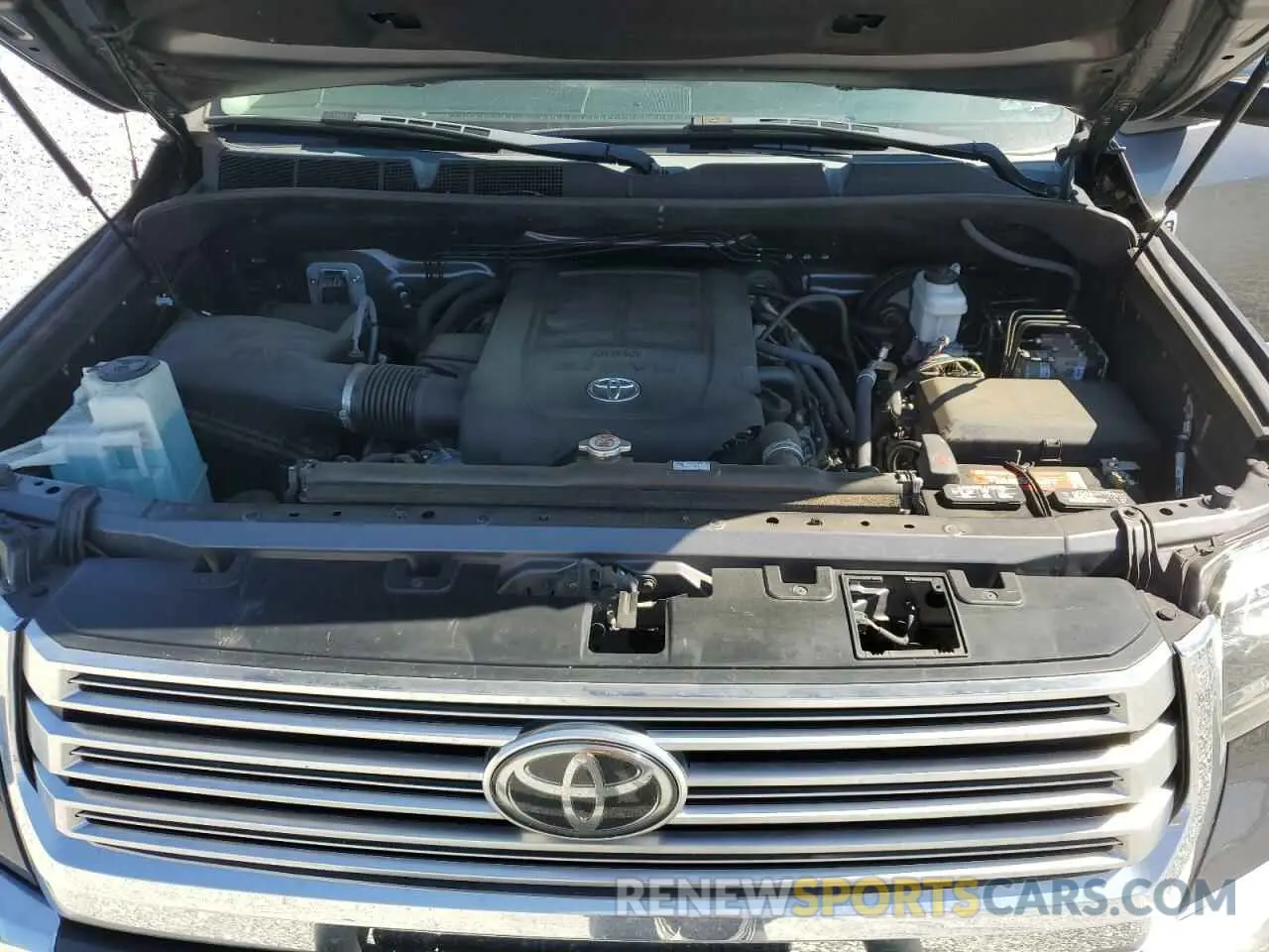11 fotografías del automóvil dañado 5TFFY5F16KX250451 TOYOTA TUNDRA 2019