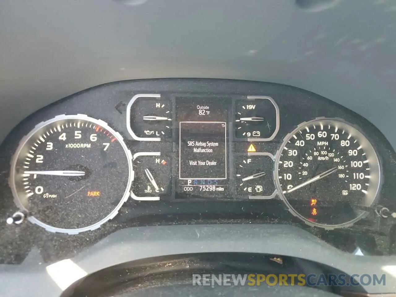 9 fotografías del automóvil dañado 5TFFY5F16KX250451 TOYOTA TUNDRA 2019