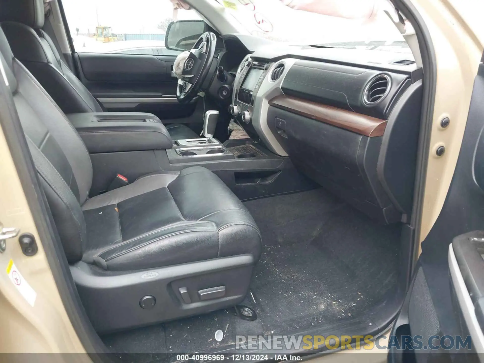 5 fotografías del automóvil dañado 5TFHY5F12KX837514 TOYOTA TUNDRA 2019