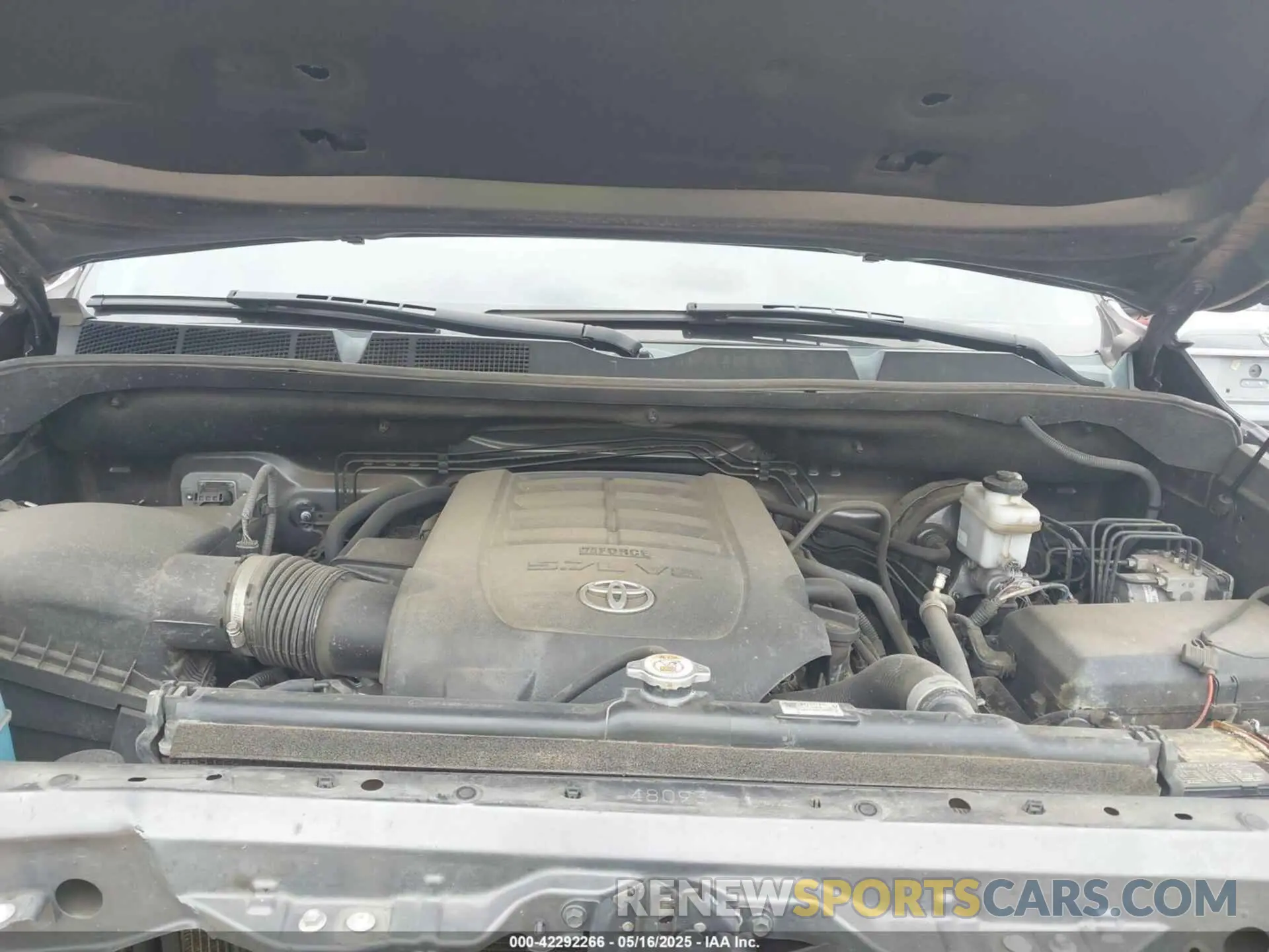 10 fotografías del automóvil dañado 5TFHY5F15KX777874 TOYOTA TUNDRA 2019