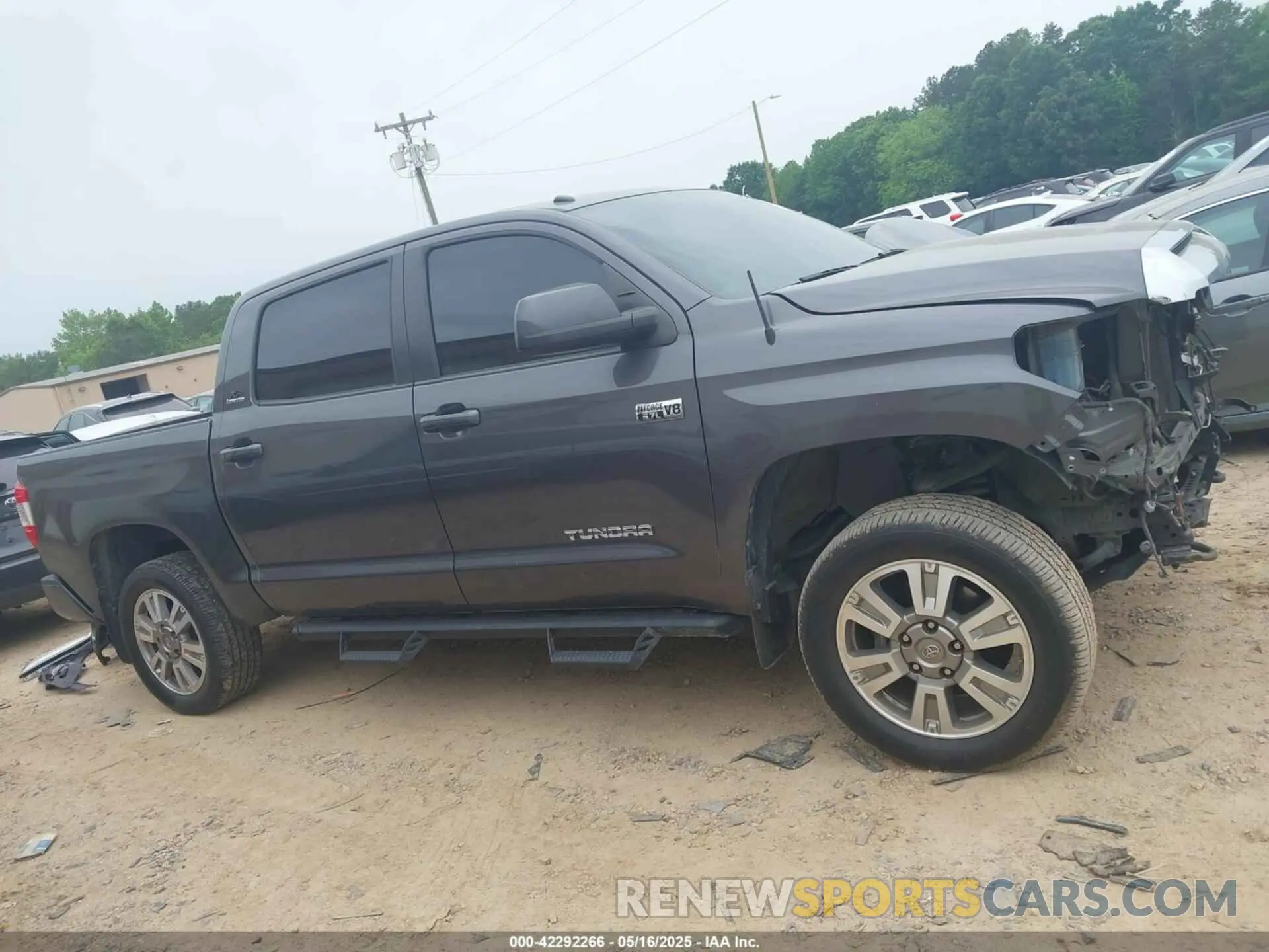 12 fotografías del automóvil dañado 5TFHY5F15KX777874 TOYOTA TUNDRA 2019