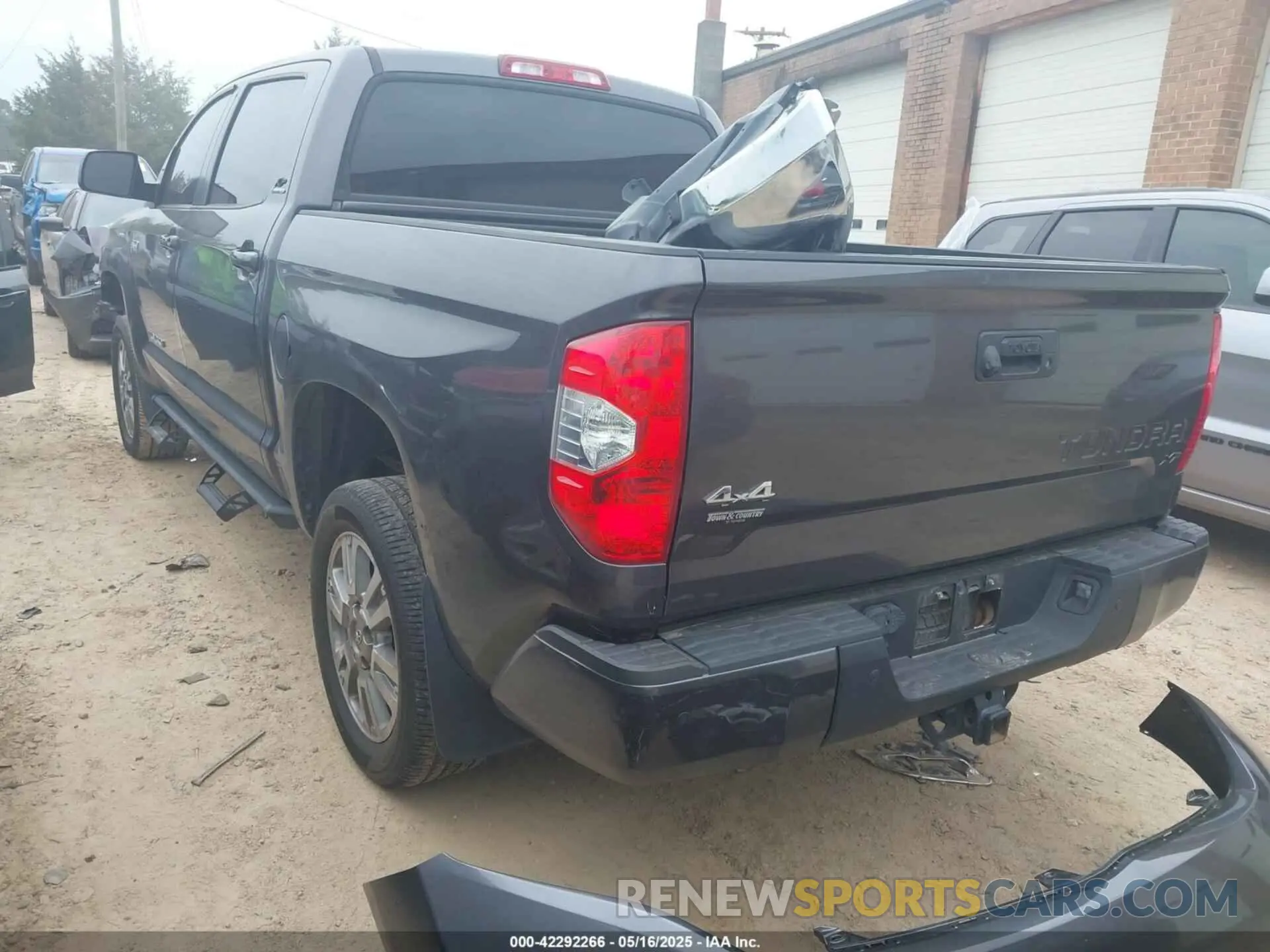 3 fotografías del automóvil dañado 5TFHY5F15KX777874 TOYOTA TUNDRA 2019