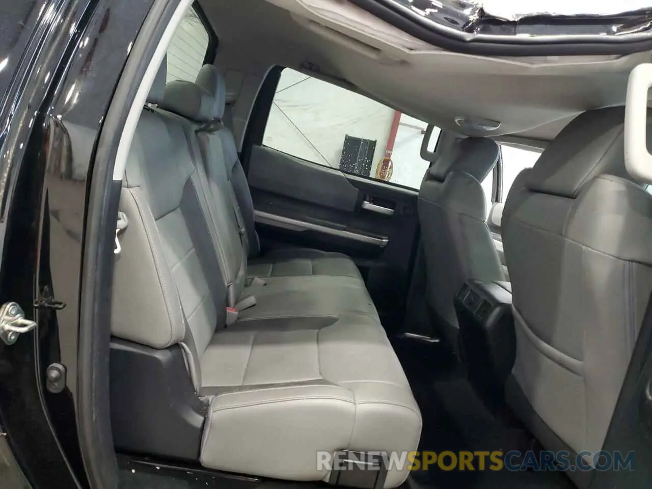 10 fotografías del automóvil dañado 5TFHY5F16KX862240 TOYOTA TUNDRA 2019