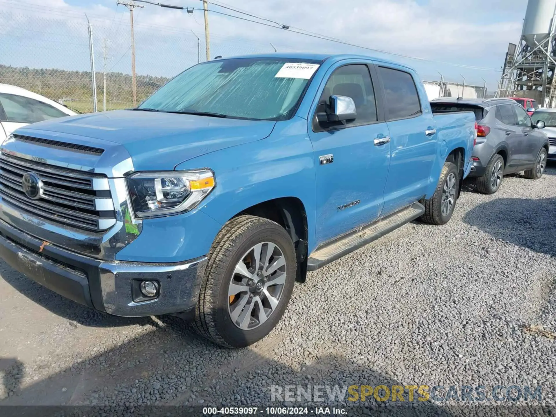 2 fotografías del automóvil dañado 5TFHY5F17KX794210 TOYOTA TUNDRA 2019