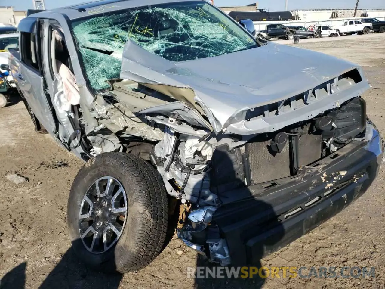 9 fotografías del automóvil dañado 5TFHY5F18KX815128 TOYOTA TUNDRA 2019