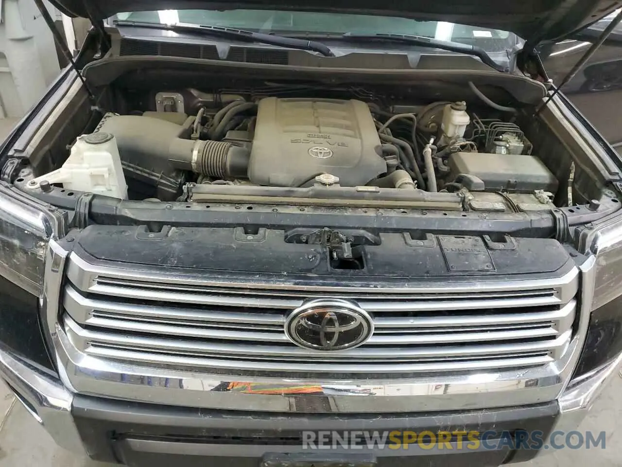 11 fotografías del automóvil dañado 5TFHY5F19KX800847 TOYOTA TUNDRA 2019