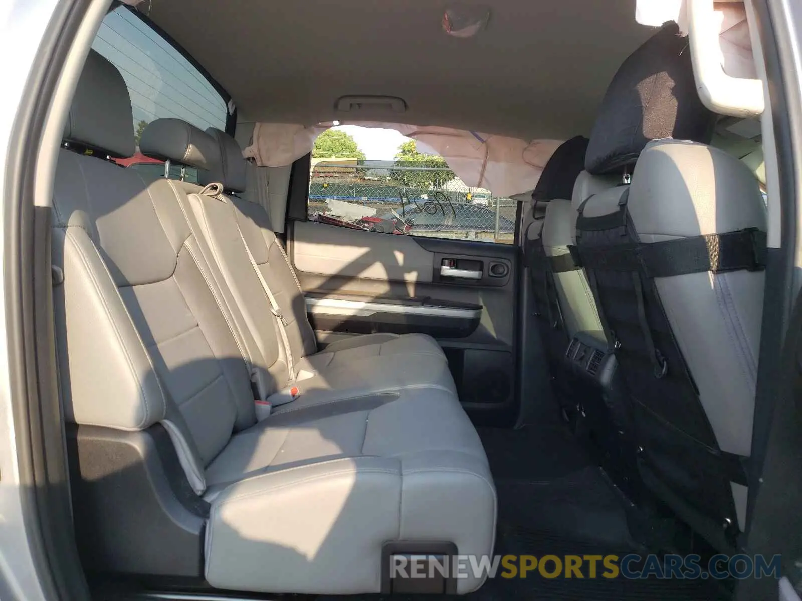 6 fotografías del automóvil dañado 5TFHY5F19KX805885 TOYOTA TUNDRA 2019