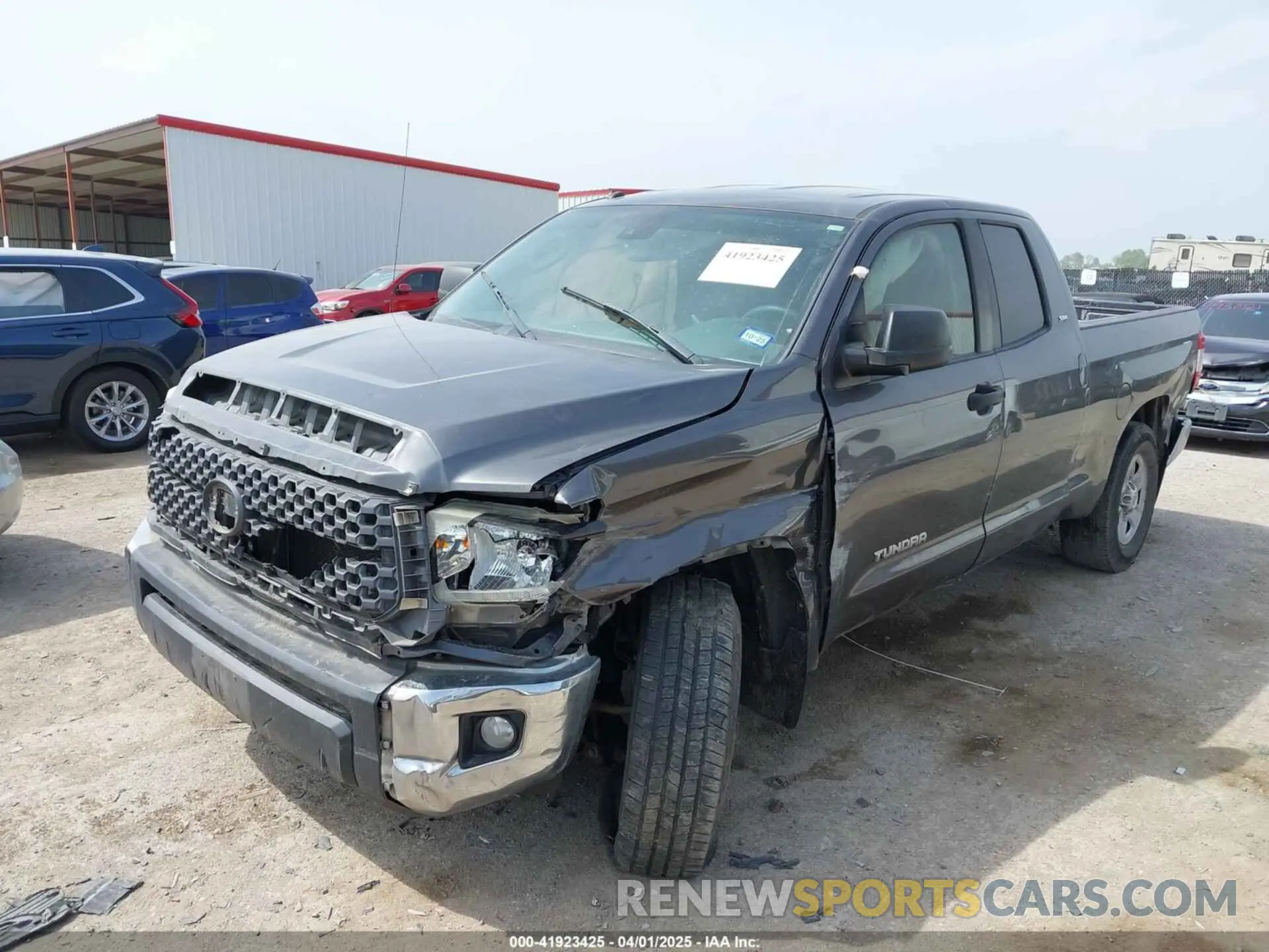 2 fotografías del automóvil dañado 5TFRM5F11KX135202 TOYOTA TUNDRA 2019