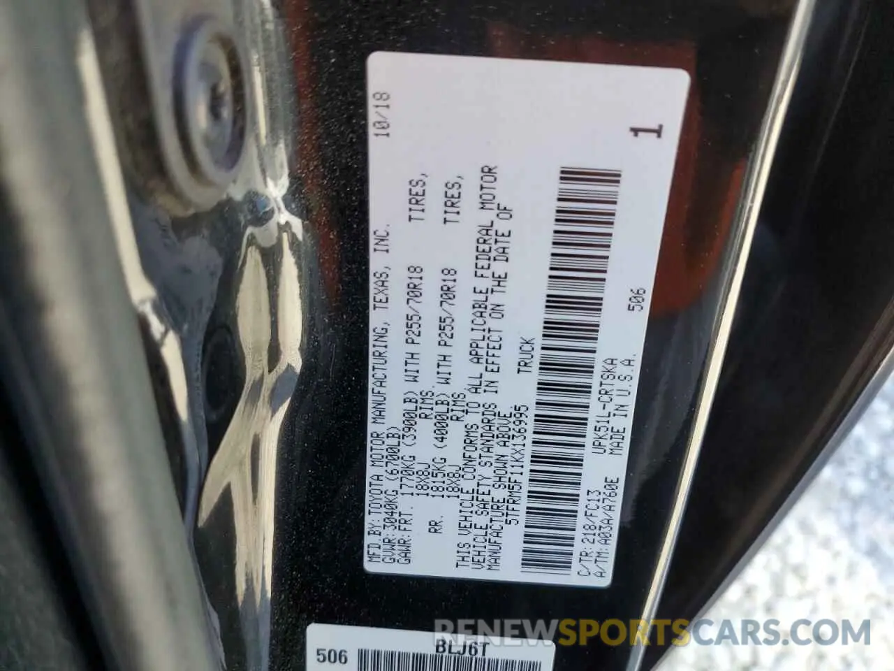 12 fotografías del automóvil dañado 5TFRM5F11KX136995 TOYOTA TUNDRA 2019